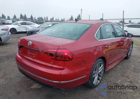 2017 Volkswagen Passat 1.8T R-Line z USA, uszkodzony, nr VIN 1VWDT7A30HC007788